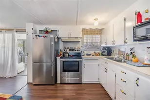 37246 Eileen Ave, Zephyrhills, FL 33542 - Photo 6