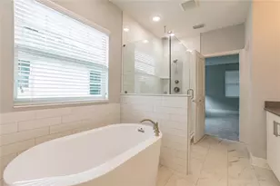 324 37th Ave NE, Saint Petersburg, FL 33704 - Photo 6