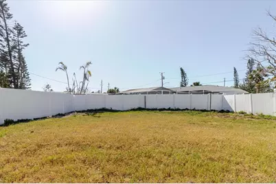 596 S Bayshore Dr, Madeira Beach, FL 33708 - Photo 22