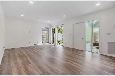 10306 Green Grove Place, Tampa, FL 33624 - Photo 12