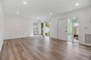 10306 Greengrove Pl, Tampa, FL 33624 - Photo 12