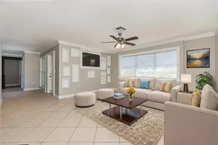 4 Oakland Hills Ct, Rotonda West, FL 33947 - Photo 2