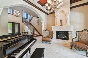 17005 Madres De Avila, Tampa, FL 33613 - Photo 8