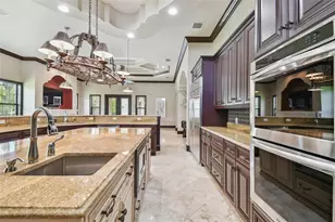 17005 Madres De Avila, Tampa, FL 33613 - Photo 32