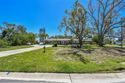 2180 Bayou Grande Boulevard NE, Saint Petersburg, FL 33703 - Photo 2