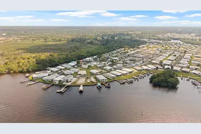 362 Shoreland Drive, Fort Myers, FL 33905 - Photo 10