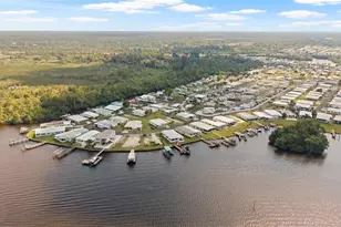 362 Shoreland Dr, Fort Myers, FL 33905 - Photo 10