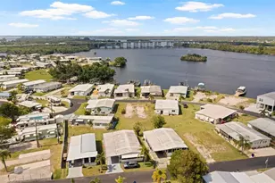 362 Shoreland Dr, Fort Myers, FL 33905 - Photo 4