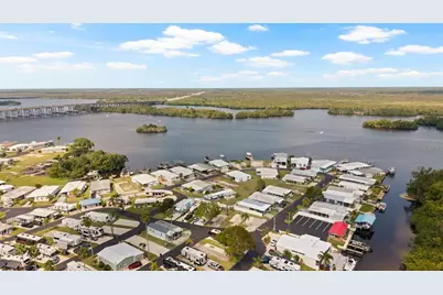 362 Shoreland Drive, Fort Myers, FL 33905 - Photo 8