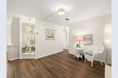 32 Palm Forest Drive, Largo, FL 33770 - Photo 10