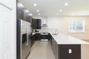 6426 31st St S, Saint Petersburg, FL 33712 - Photo 4