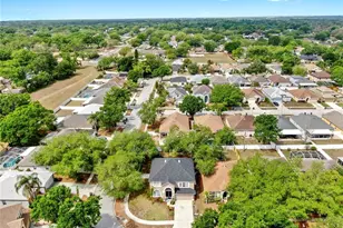 934 Grand Canyon Dr, Valrico, FL 33594 - Photo 4