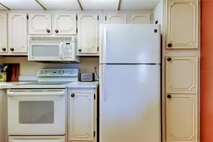 14130 Rosemary Ln, Largo, FL 33774 - Photo 12