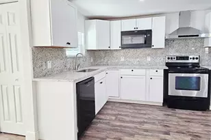 2712 60th Ave N, Saint Petersburg, FL 33714 - Photo 4