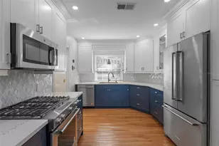 1344 Monterey Blvd NE, Saint Petersburg, FL 33704 - Photo 18