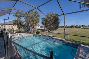 1038 Emerald Dunes Dr, Sun City Center, FL 33573 - Photo 8