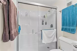 7430 Sunshine Skyway Ln S, Saint Petersburg, FL 33711 - Photo 18