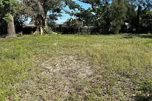 4049 45th Ave N, Saint Petersburg, FL 33714 - Photo 1