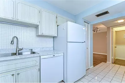 10190 Imperial Point Drive W #8, Largo, FL 33774 - Photo 16