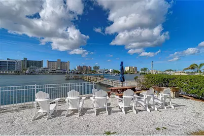 10190 Imperial Point Drive W #8, Largo, FL 33774 - Photo 4