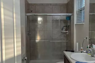 11527 Southern Creek Dr, Gibsonton, FL 33534 - Photo 10