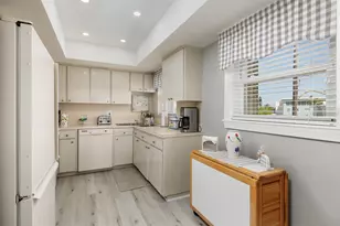 6161 Gulf Winds Dr, Saint Pete Beach, FL 33706 - Photo 8