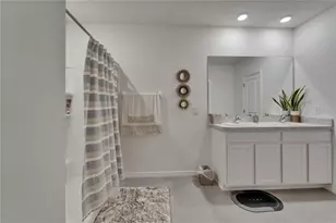 17006 Wave Tressle Pl, Wimauma, FL 33598 - Photo 12