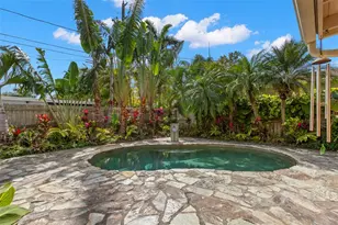 646 16th Ave NE, Saint Petersburg, FL 33704 - Photo 4