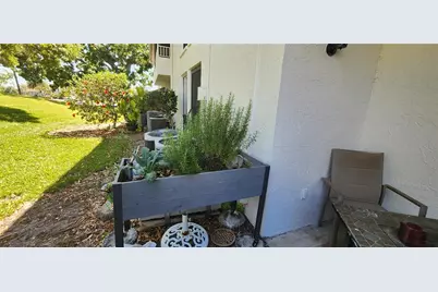 1960 Lakewood Club Dr S #2-F, Saint Petersburg, FL 33712 - Photo 4