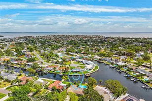 5201 Dover St NE, Saint Petersburg, FL 33703 - Photo 4