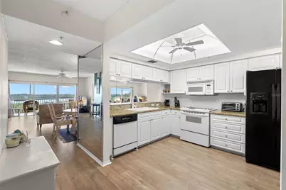 6475 Shoreline Drive #5403, Saint Petersburg, FL 33708 - Photo 10