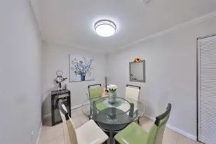 10100 Sailwinds Blvd N, Largo, FL 33773 - Photo 16