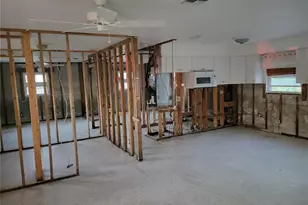 3919 Harrisburg St NE, Saint Petersburg, FL 33703 - Photo 4