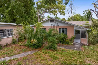 805 W 129th Avenue, Tampa, FL 33612 - Photo 2