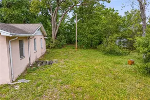 805 W 129th Ave, Tampa, FL 33612 - Photo 12