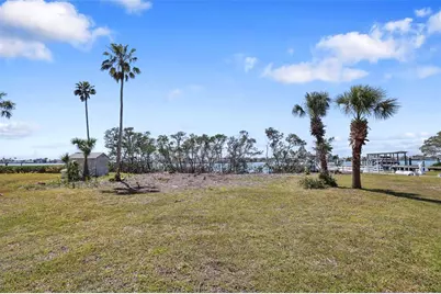 636 Sunset Drive S, Saint Petersburg, FL 33707 - Photo 2