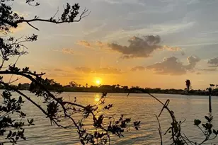 636 Sunset Dr S, Saint Petersburg, FL 33707 - Photo 4