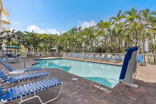 11605 Gulf Blvd, Treasure Island, FL 33706 - Photo 30