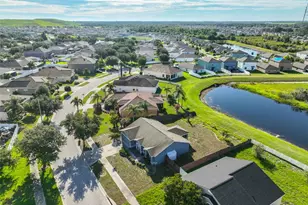 10540 Carloway Hills Dr, Wimauma, FL 33598 - Photo 2