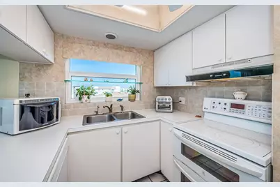 18650 Gulf Boulevard #601, Indian Shores, FL 33785 - Photo 16