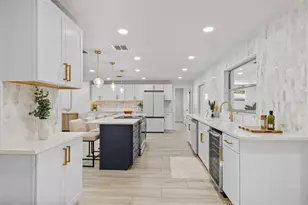 1905 Oro Ct, Clearwater, FL 33764 - Photo 8