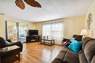 66 Royal Palm Cir, Largo, FL 33778 - Photo 24