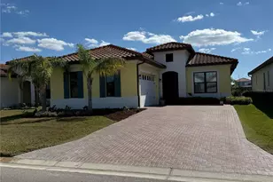 2217 5th St E, Palmetto, FL 34221 - Photo 2