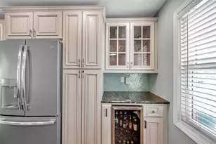 4768 Coquina Key Dr SE, Saint Petersburg, FL 33705 - Photo 4