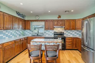 1305 Greenfield Cir, Venice, FL 34292 - Photo 12