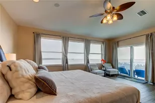 1661 Seabreeze Dr, Tarpon Springs, FL 34689 - Photo 30