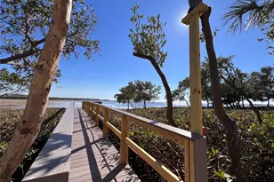 1661 Seabreeze Dr, Tarpon Springs, FL 34689 - Photo 66