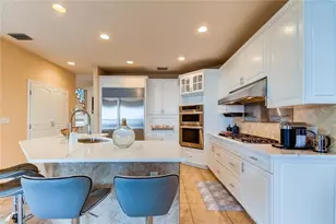 1661 Seabreeze Dr, Tarpon Springs, FL 34689 - Photo 16