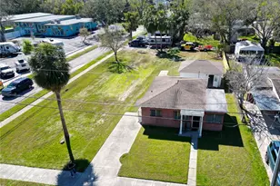 318 Banana St, Tarpon Springs, FL 34689 - Photo 1