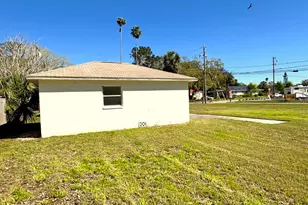 318 Banana St, Tarpon Springs, FL 34689 - Photo 8